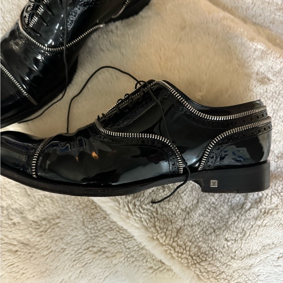 Louis Vuitton patent leather Baroque lace ups - Picture 2 of 4